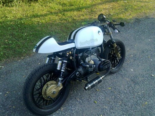 bmw-r45-cafe-racer-02-6b3ea.jpg