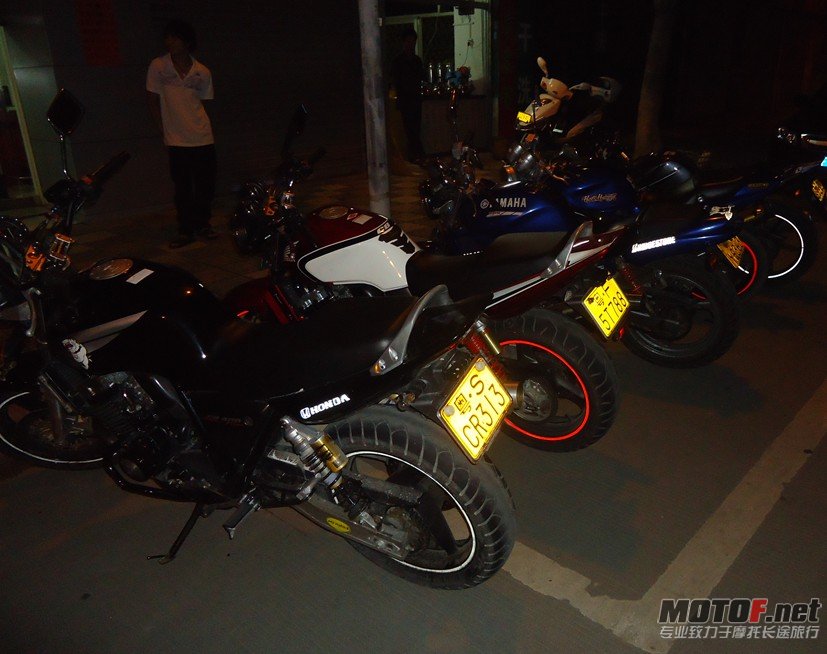4~BHTI_SUO~P9]H4~P7CK@S.jpg