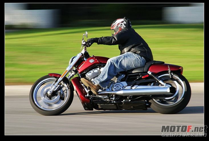 nEO_IMG_Harley_Davidson-VRSCF_V_Rod_Muscle_mp113_pic_70101[1].jpg