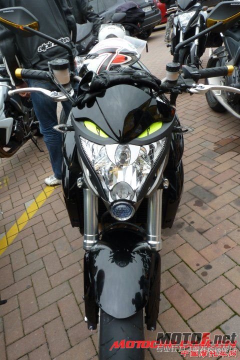 130347fs8w9zfdd0ms2hd8.jpg