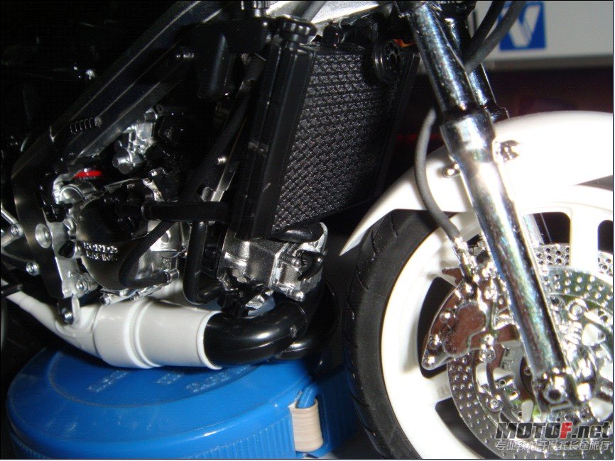 HQ)}[`O0_%}]6333HFG50QC.jpg