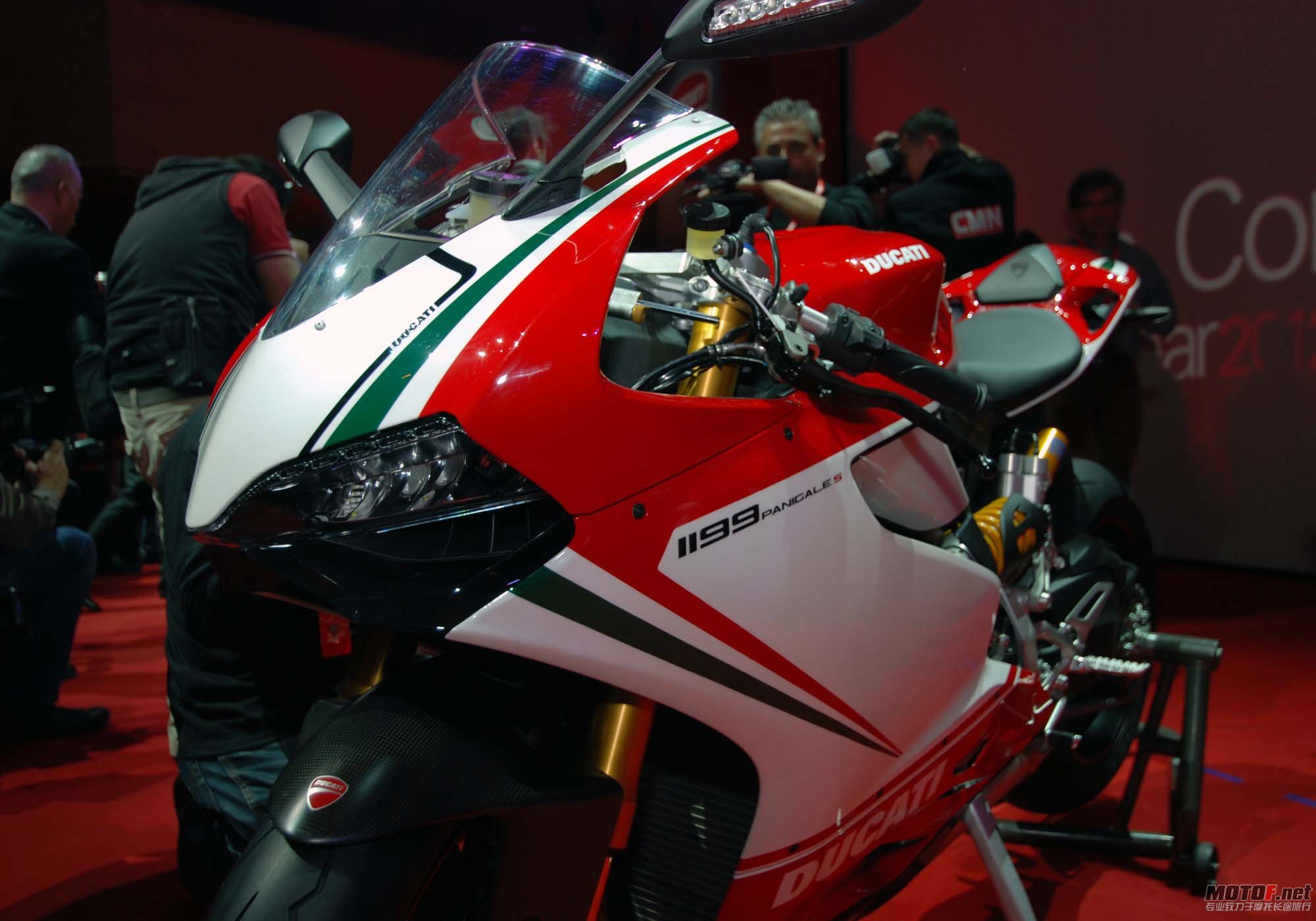 ducati-1199-panigale-s-tricolore-eicma-01.jpg