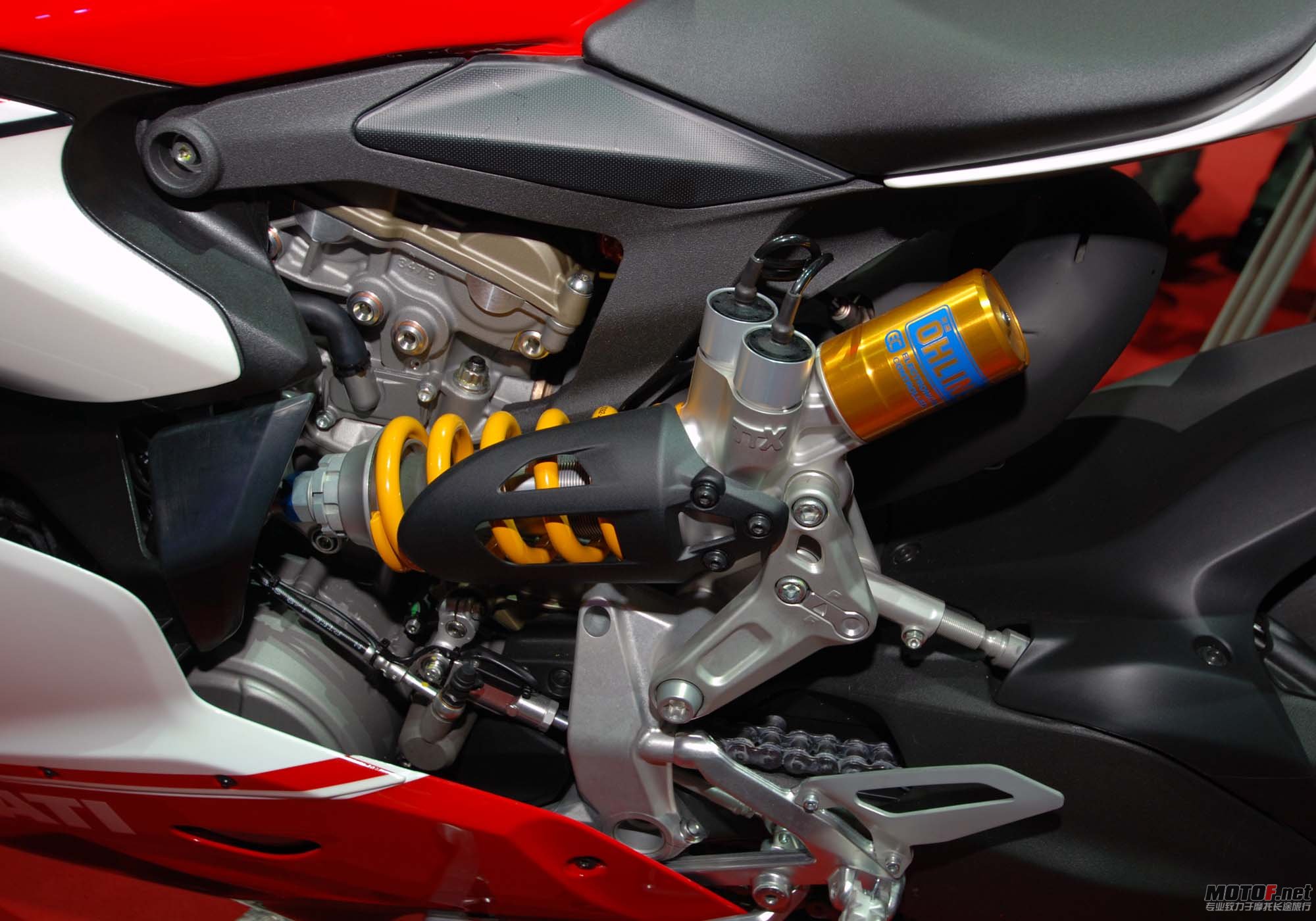 ducati-1199-panigale-s-tricolore-eicma-03.jpg