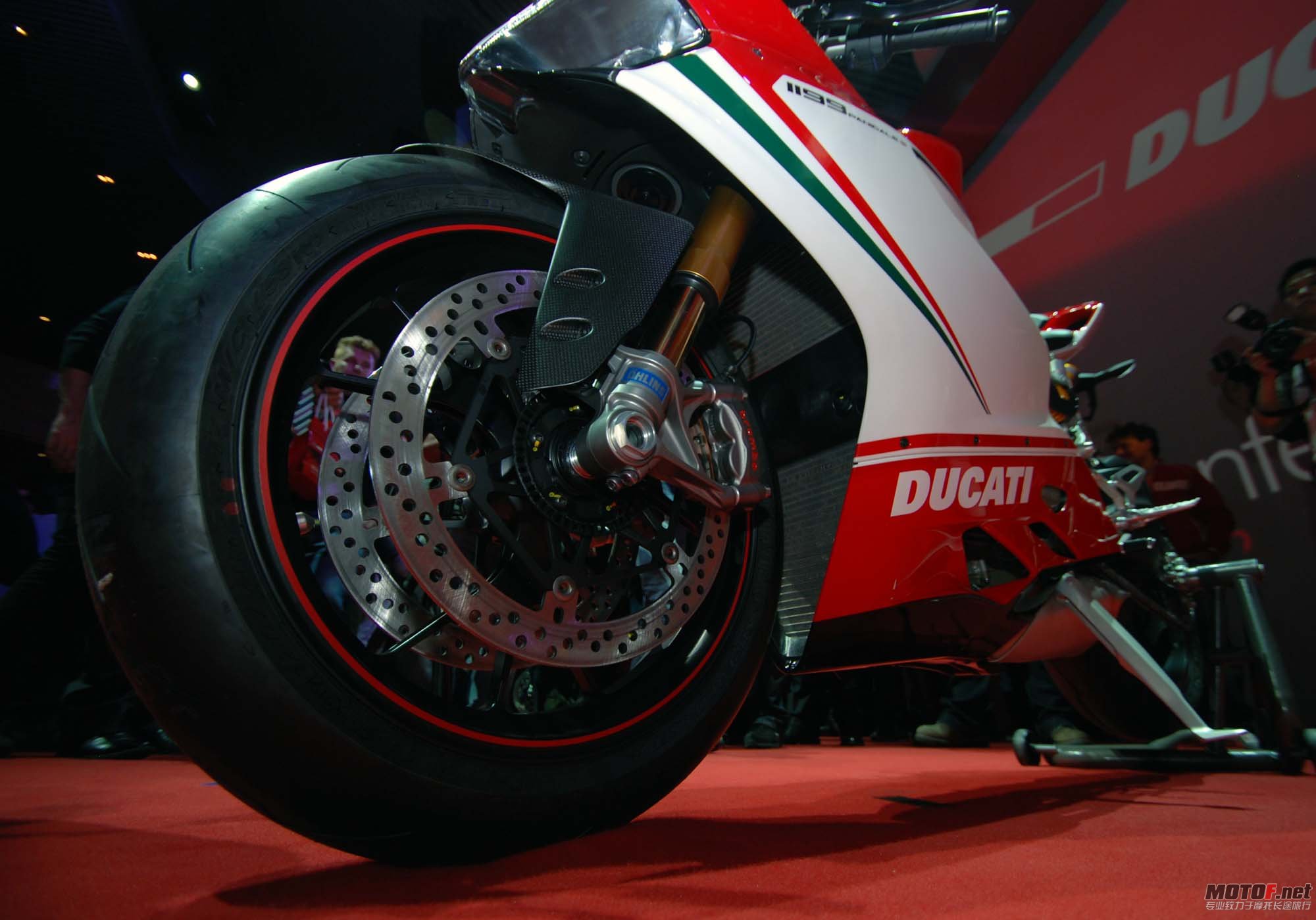 ducati-1199-panigale-s-tricolore-eicma-15.jpg