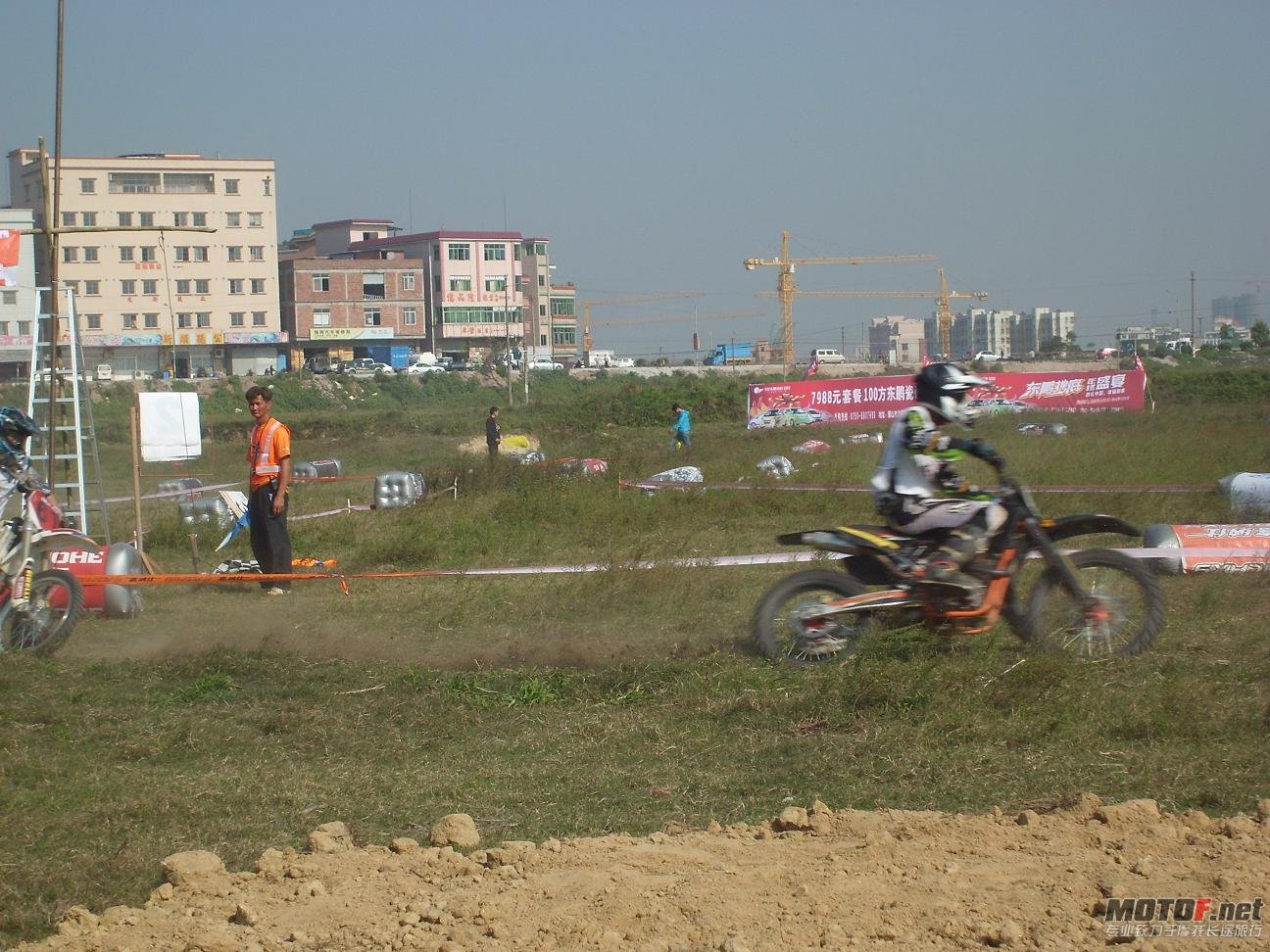 SL732588.JPG