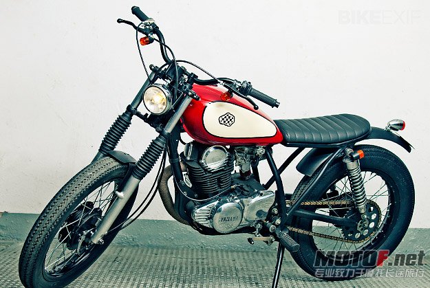 yamaha-sr250-1.jpg