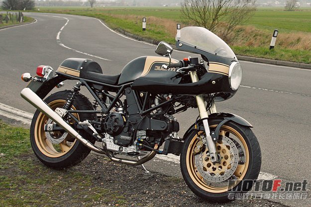 ducati-900-supersport-1.jpg