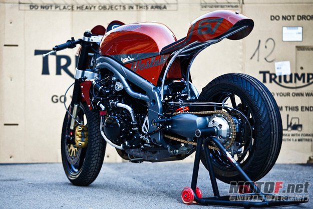 triumph-triple-speed-4.jpg