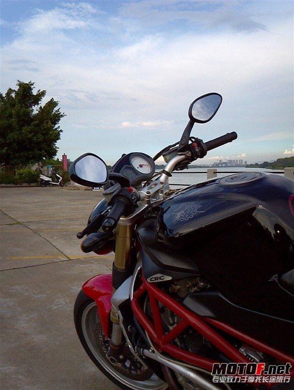 181505ewpqrfqz9ar6f6af.jpg