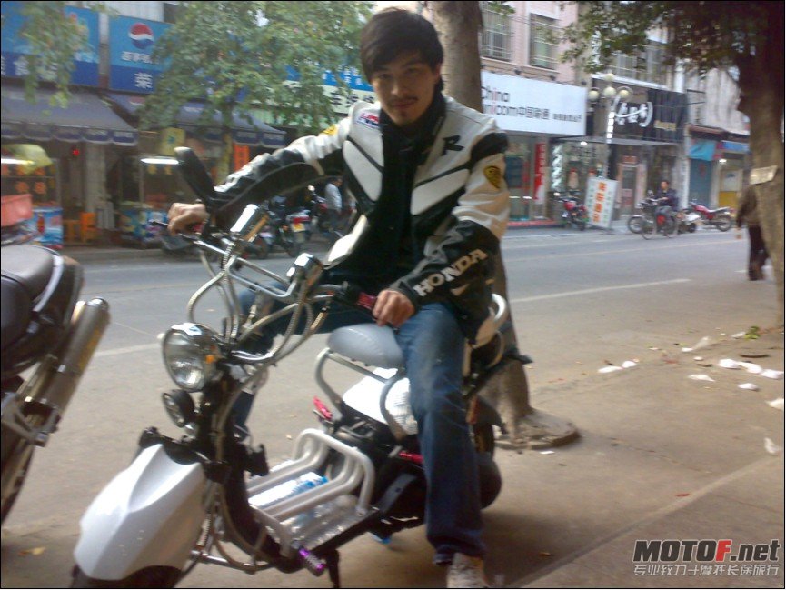 ZLI3`IU(34DX9]9[LZ63Y.jpg