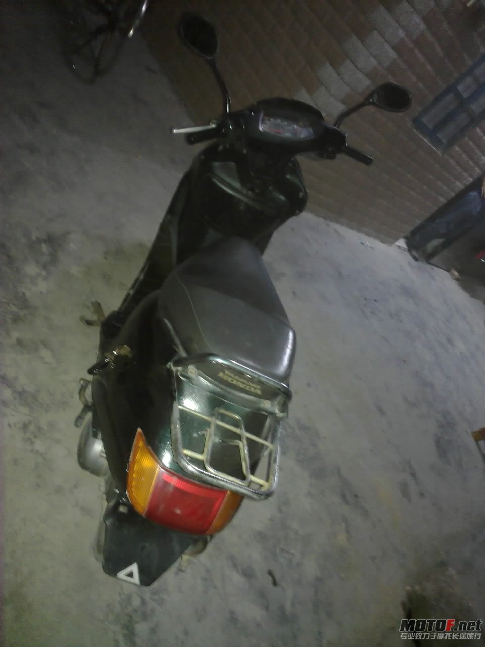 201112201197-001.jpg