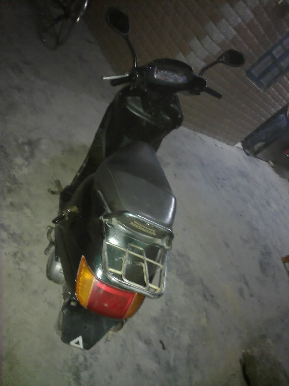 201112201197-001.jpg