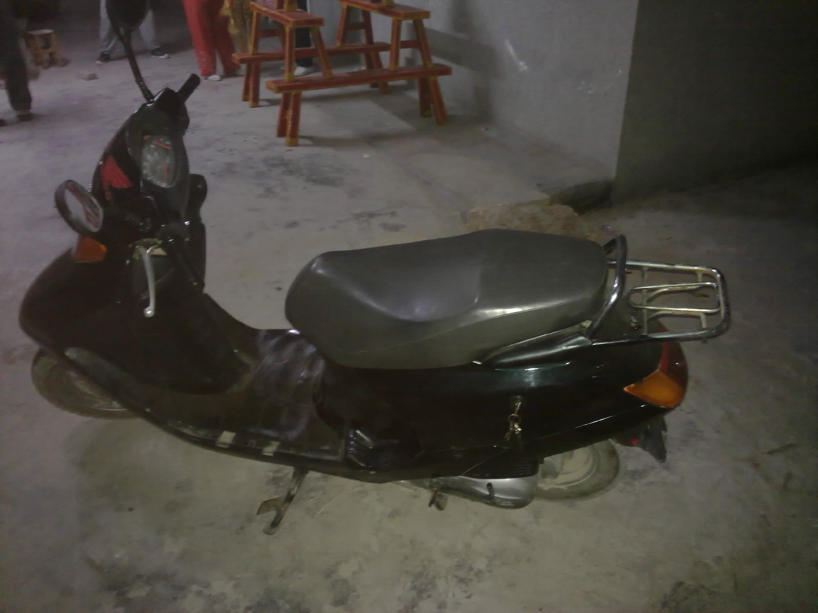 201112201196-001.jpg