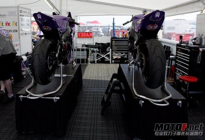 Metzeler-Racetec-equipped-GB-Moto-machines-Canbe-Images.jpg