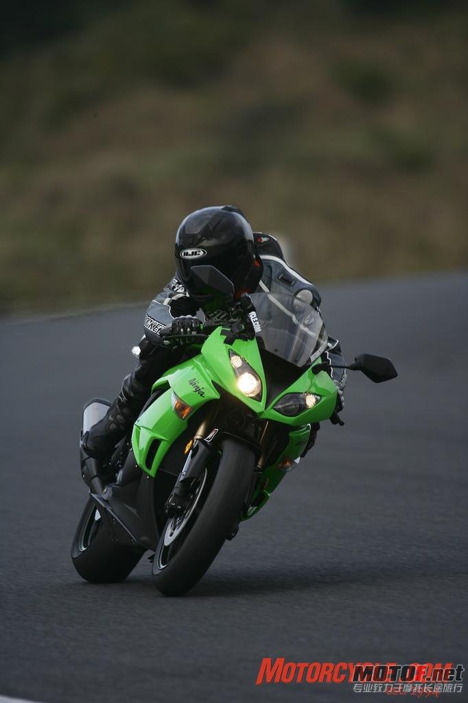 2009_Kawasaki_ZX6R_392O0012.jpg