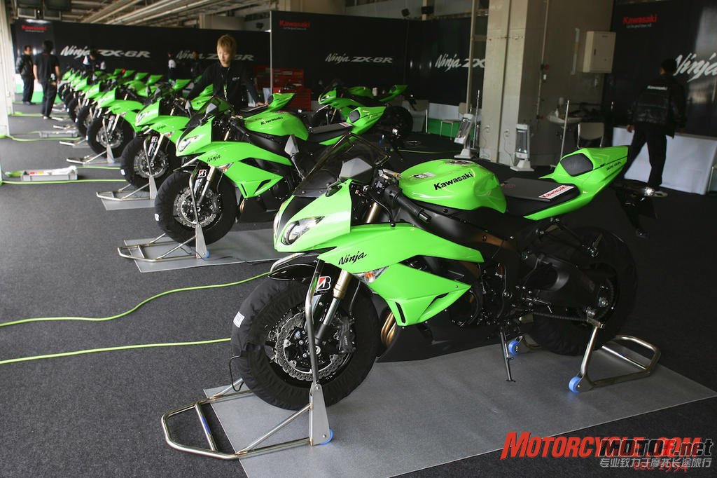 2009_Kawasaki_ZX6R_392O9451.jpg