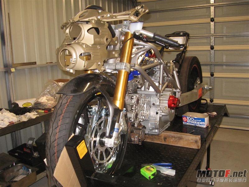 16DEC07DRAGBIKE012.jpg