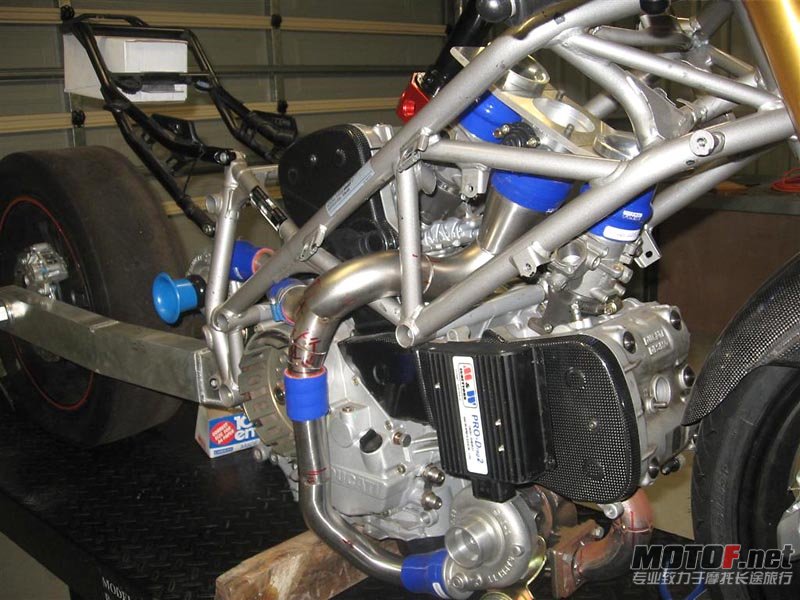 16DEC07DRAGBIKE017.jpg