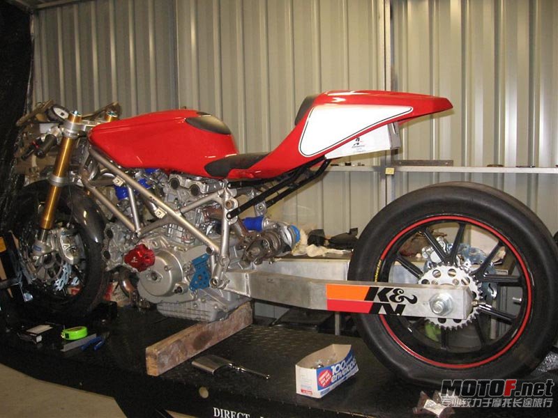 16DEC07DRAGBIKE020.jpg