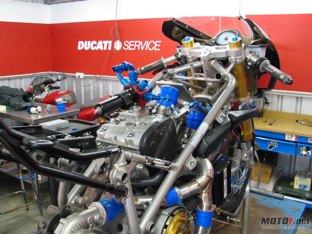 041308TWINTURBO004.jpg