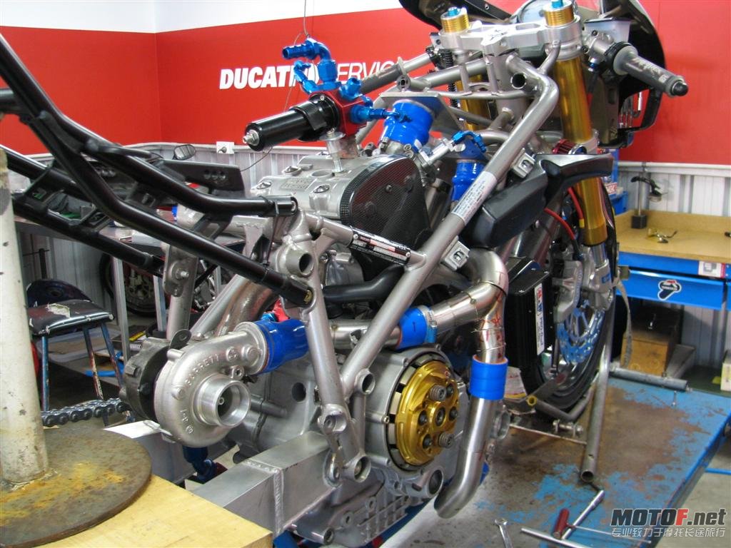 041308TWINTURBO005.jpg