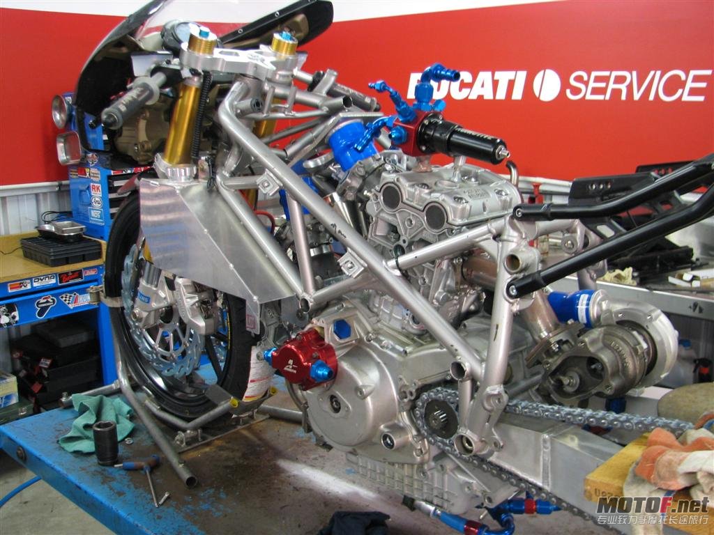 041308TWINTURBO007.jpg