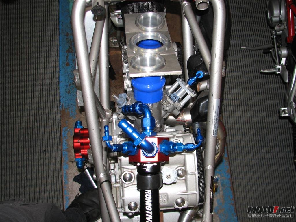 041308TWINTURBO018.jpg