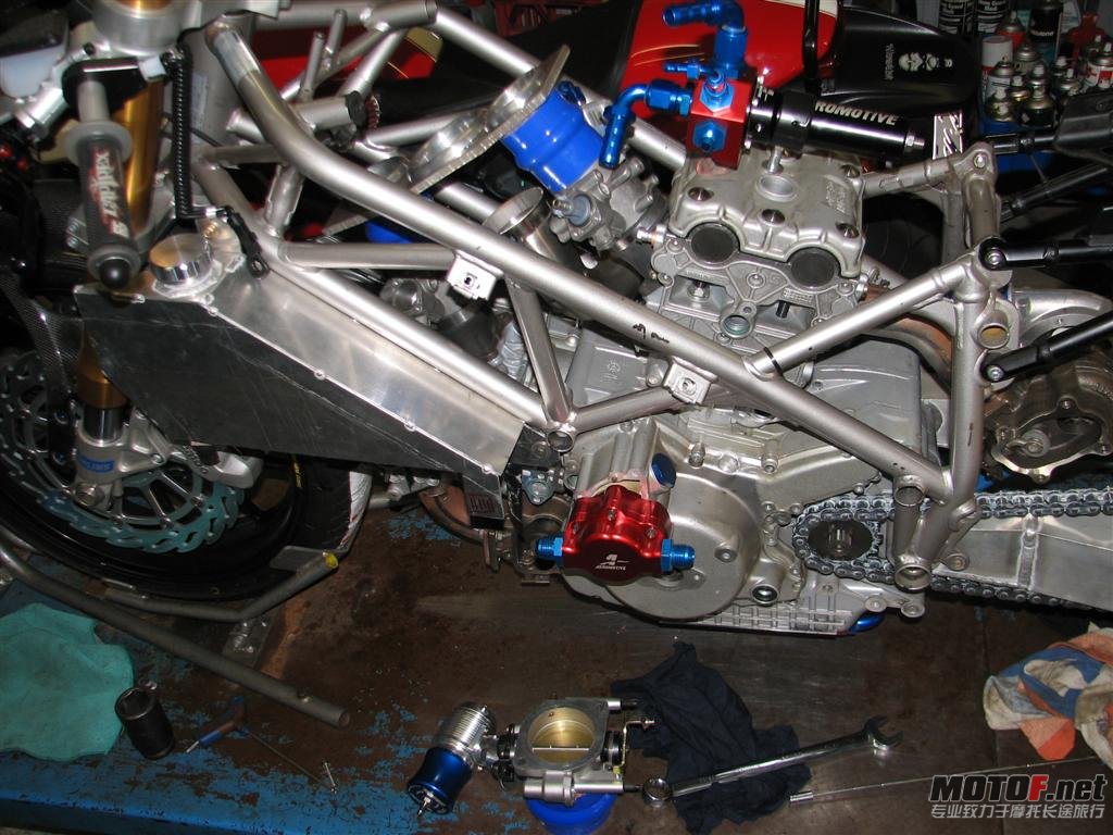 041308TWINTURBO019.jpg
