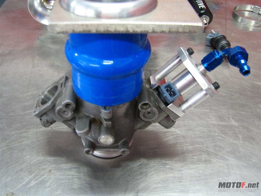 041308TWINTURBO103.jpg