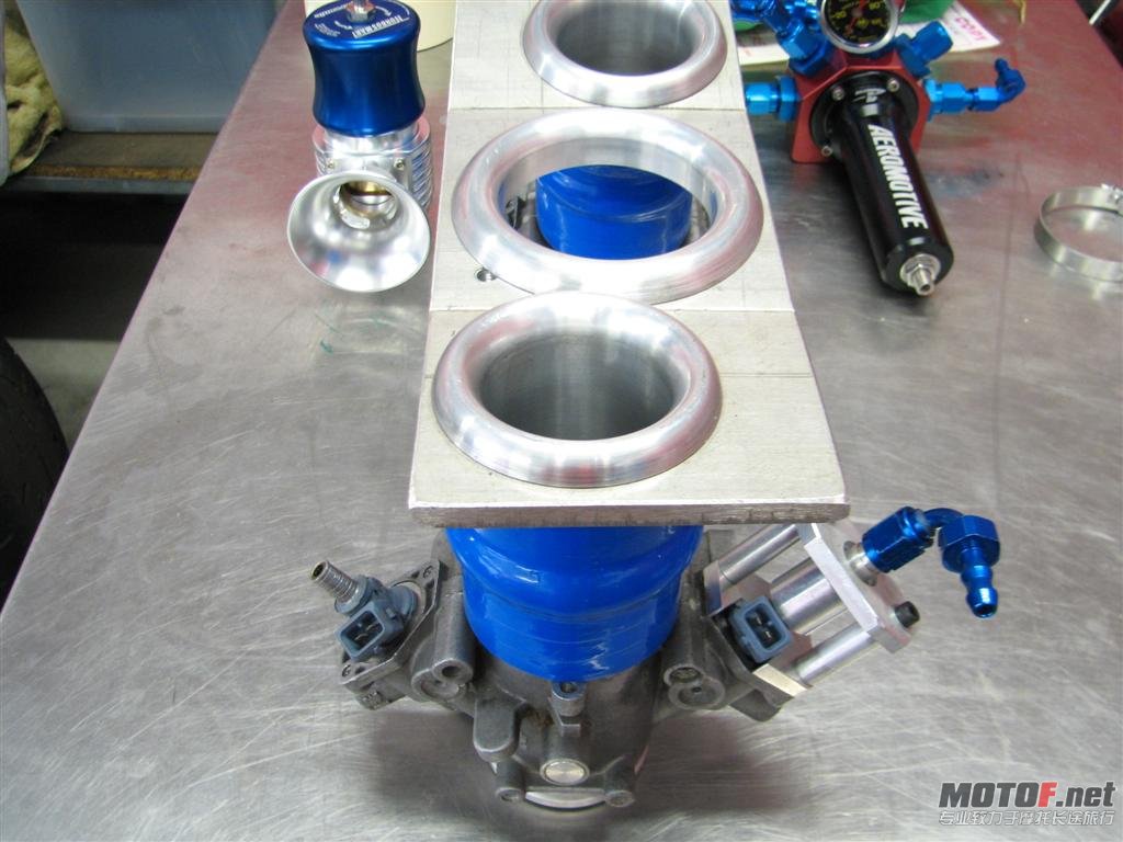 041308TWINTURBO104.jpg
