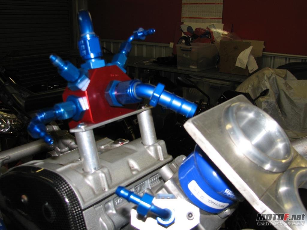 041308TWINTURBO214.jpg