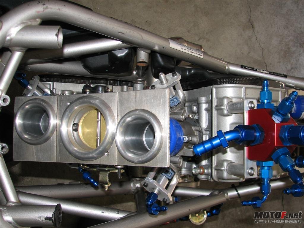 041308TWINTURBO221.jpg