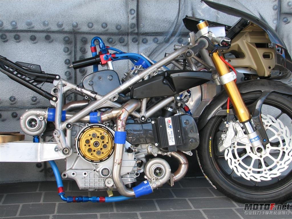 041408twinturbo-009.jpg