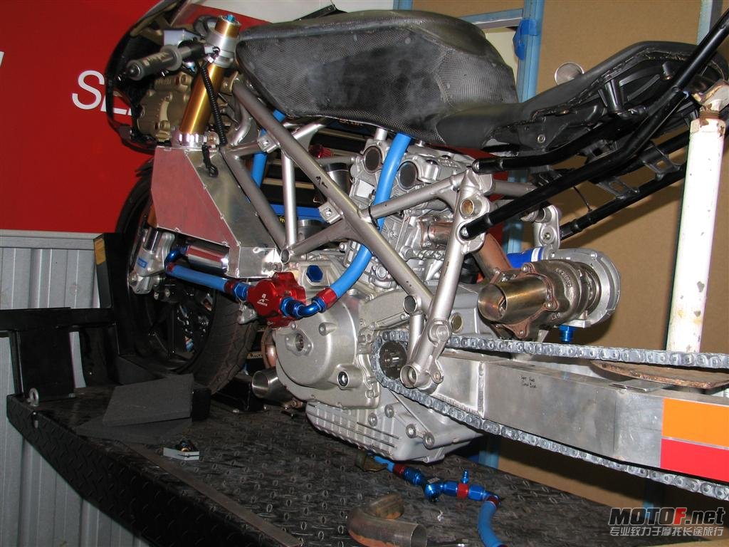 052008TWINTURBODRAGBIKE005.jpg