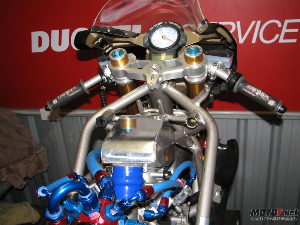 052108TWINTURBODRAGBIKE019.jpg