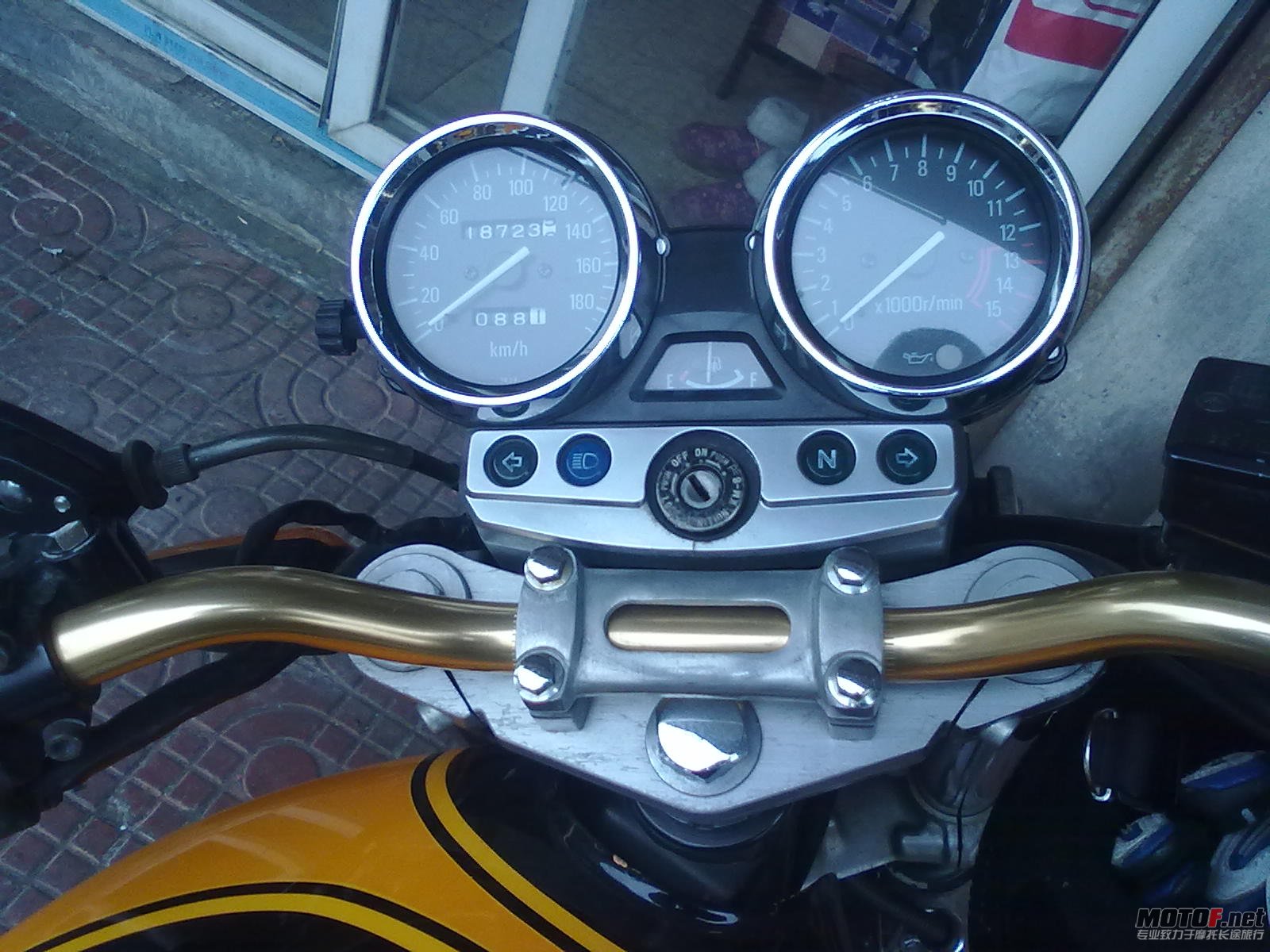 20120113693.jpg