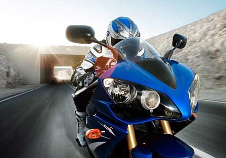 yamaha-yzf-r1-motorcycles-pictures.jpg