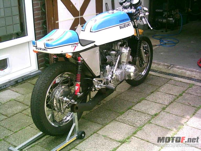 suzuki gt750 7.jpg