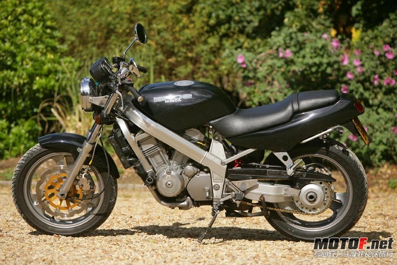 034822rmb9lts3bmmulsbm.jpg