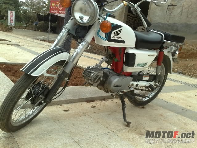 20120205630-001.jpg