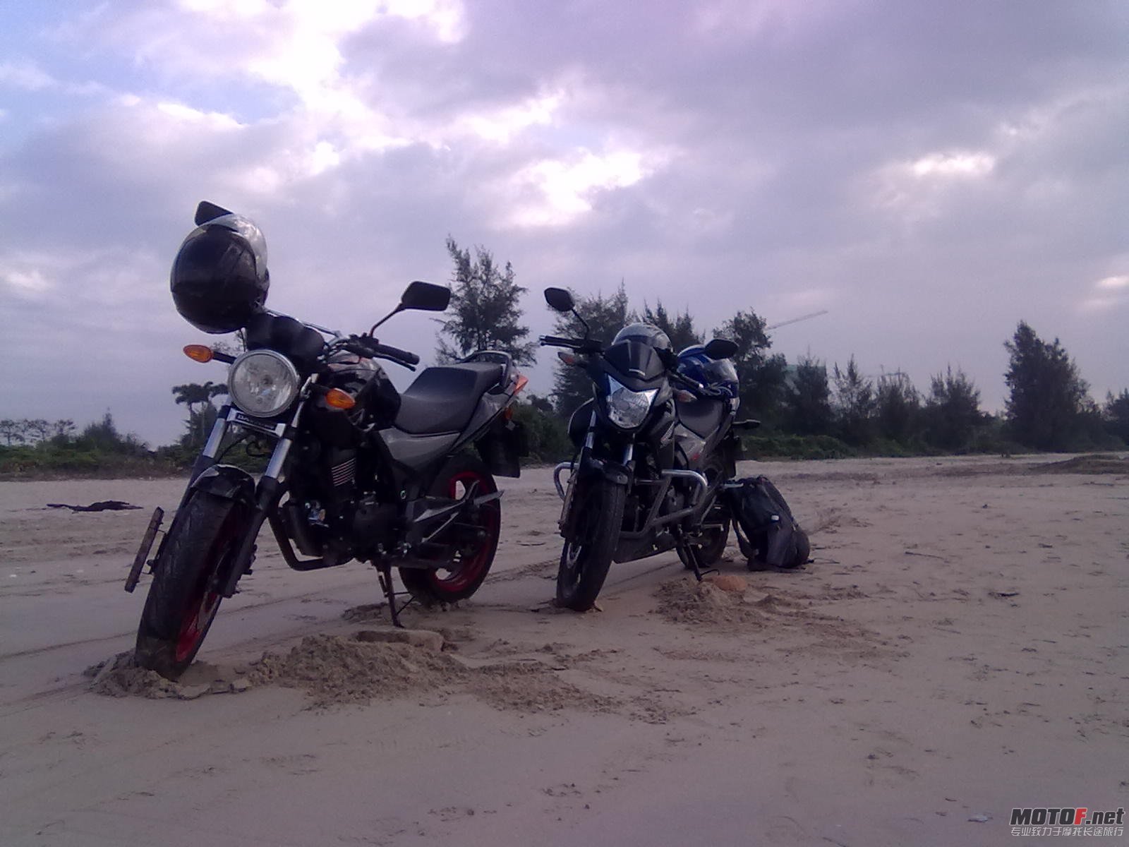 20120206520.jpg