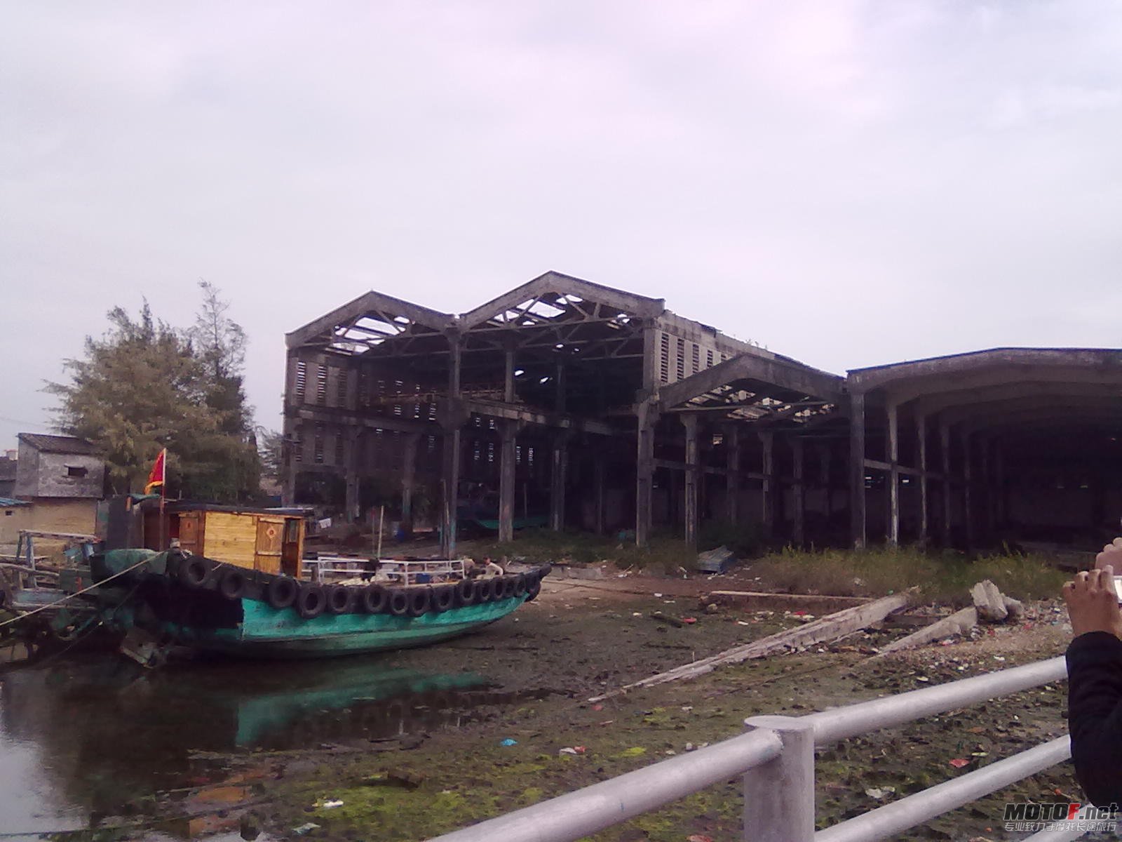 20120206555.jpg