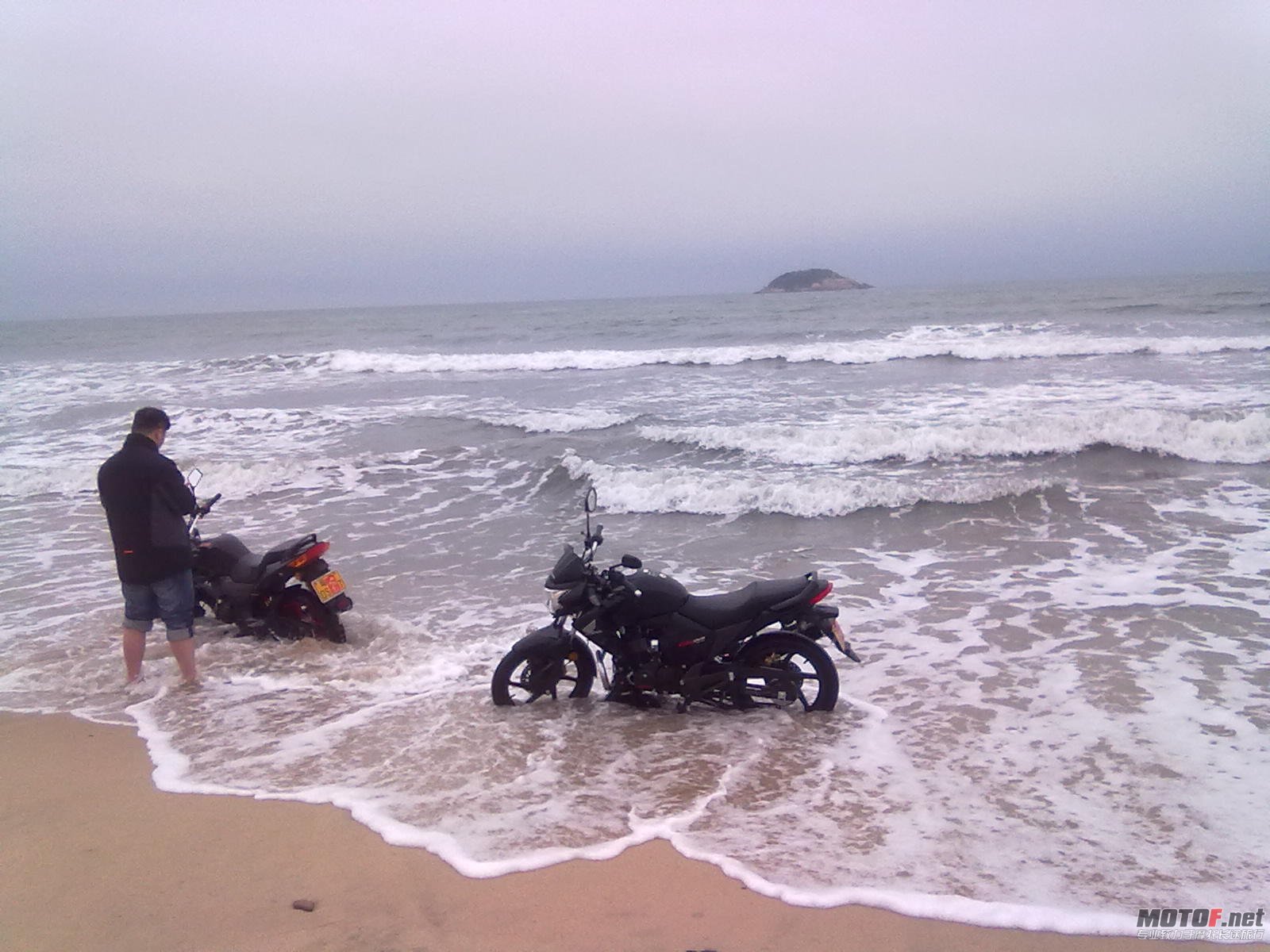 20120206577.jpg