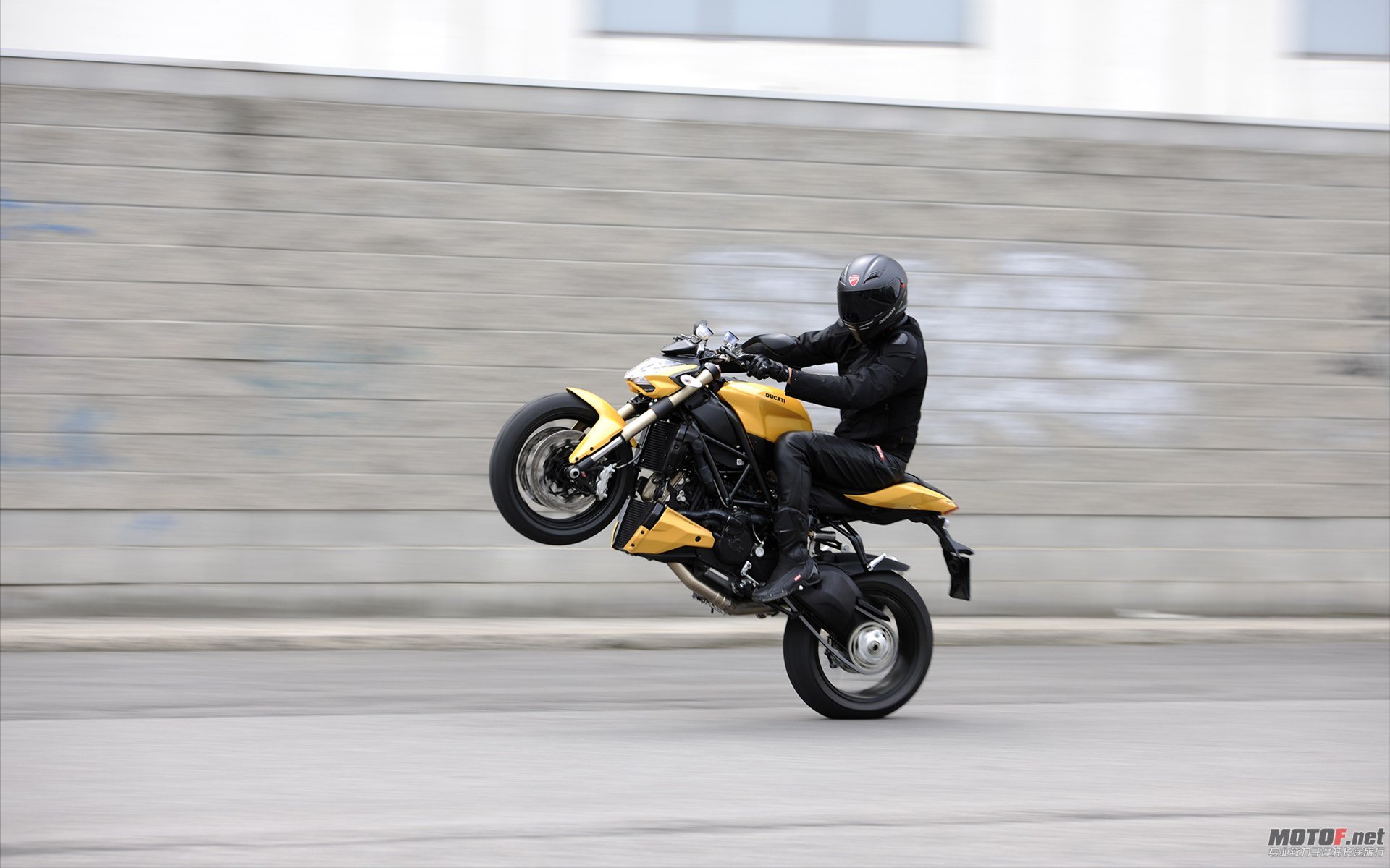 DUCATI-STREETFIGHTER-848-2012-widescreen-14.jpg