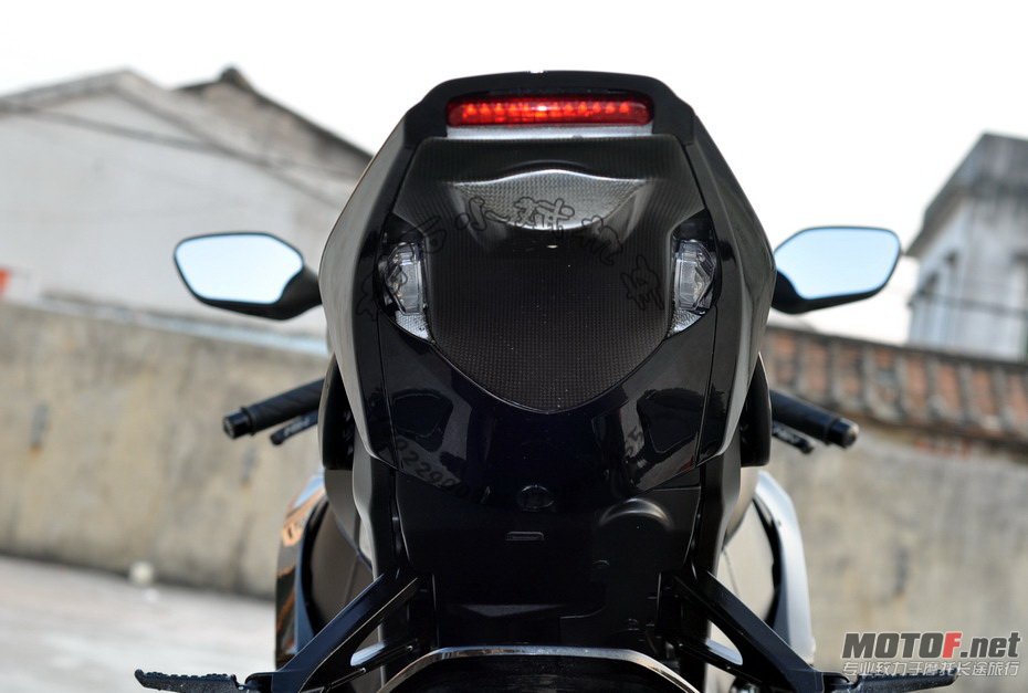 08CBR1000 (2).JPG
