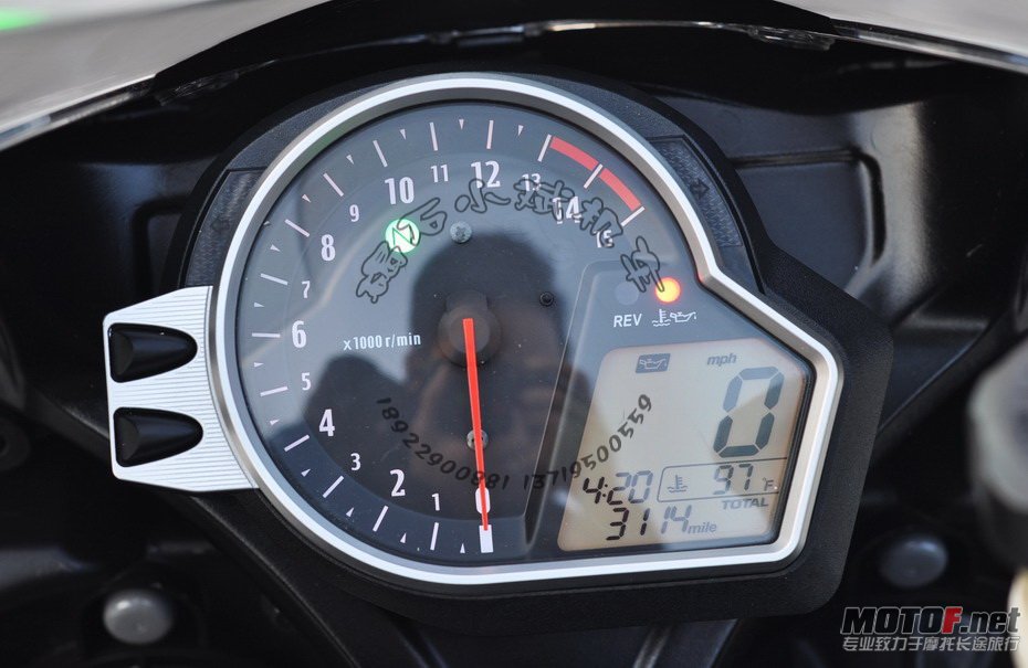 08CBR1000 (6).JPG