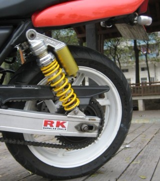 CB400后轮.jpg