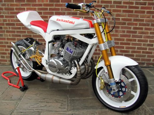 streetbike-suzuki-gsx-r400-kawasaki-h2-750-01-ecdfd.jpg
