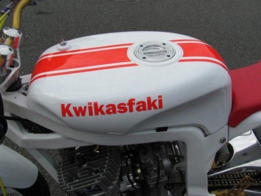 streetbike-suzuki-gsx-r400-kawasaki-h2-750-08-415eb.jpg