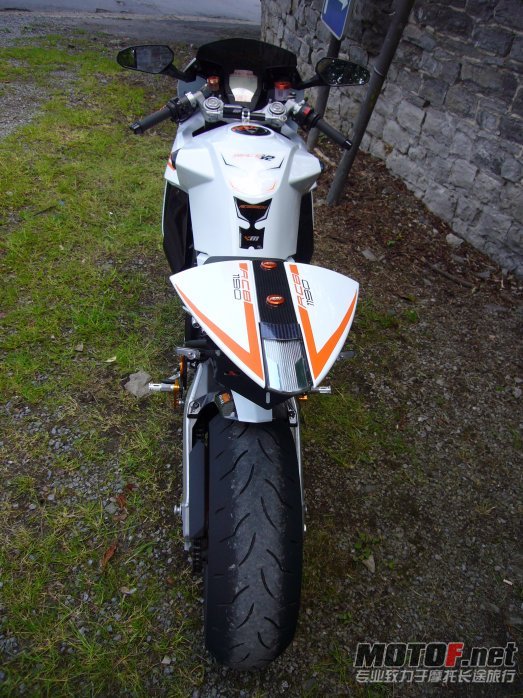 ktm-rc8-boris930-10-cf035.jpg